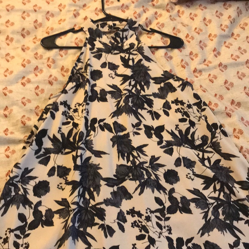 Boutique dress. Brand new never worn. Size medium